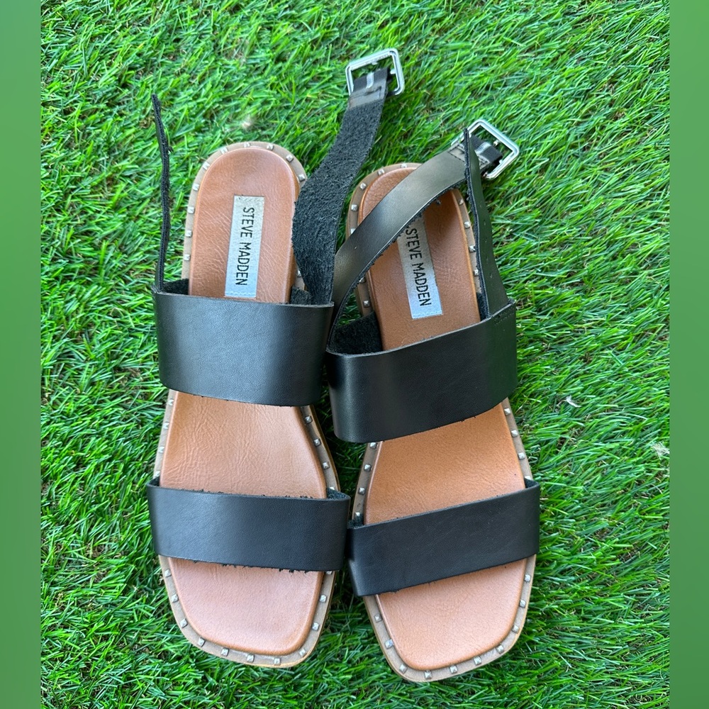 Steve Madden Size 7.5 Black Leather Sandals